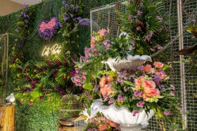 Floral wedding decorations for luxury marriage hall